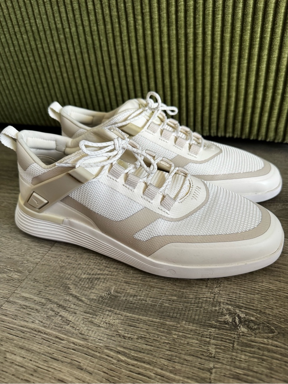 Wolf & Shepherd Men’s White Trainer Sneakers